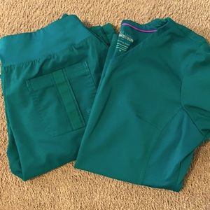 Size M purple label yoga scrub set